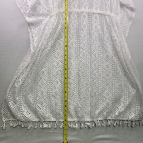 White Lace Cover-Up With Tassel Hem & Diamond Pattern Cinched Tie Waist - Picture 6 of 6